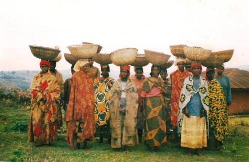 A group of rural women supported by Bangwe et Dialogue in the commune of Mukike