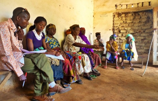 Baraza at Swima from left: Ibrahim (FOCHI), Marthe (FOCHI), Baraza member, head of the women’s group Mosi Kiza, other members of the women’s group