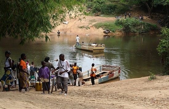 Conflict in the Cote d’Ivoire has led to thousands of forced migrants, such as these migrants crossing the border into Liberia in 2011. Image credit: DFID.