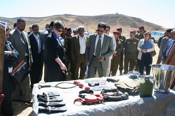 UNDP Administrator Helen Clark at a demining project in Yemen, which has seen significant conflict in recent years. Image credit: UNDP.