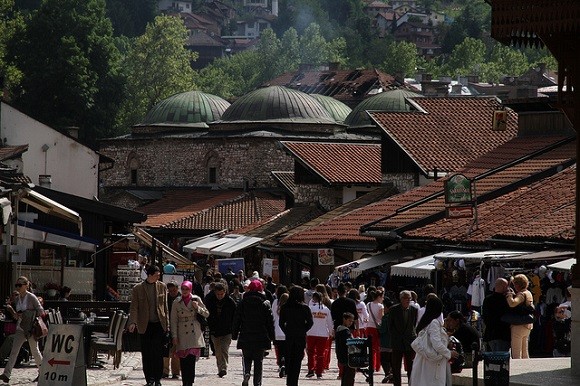As Sarajevo recovers from the horros of war, it is playing host to a number of vibrant initiatives supporting peace and reconciliation. Image credit: Andreas Lehner. 